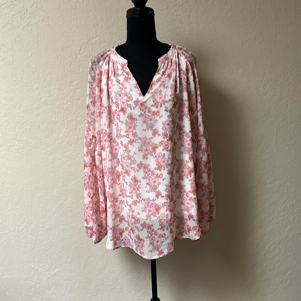 Shear floral top with liner blouse